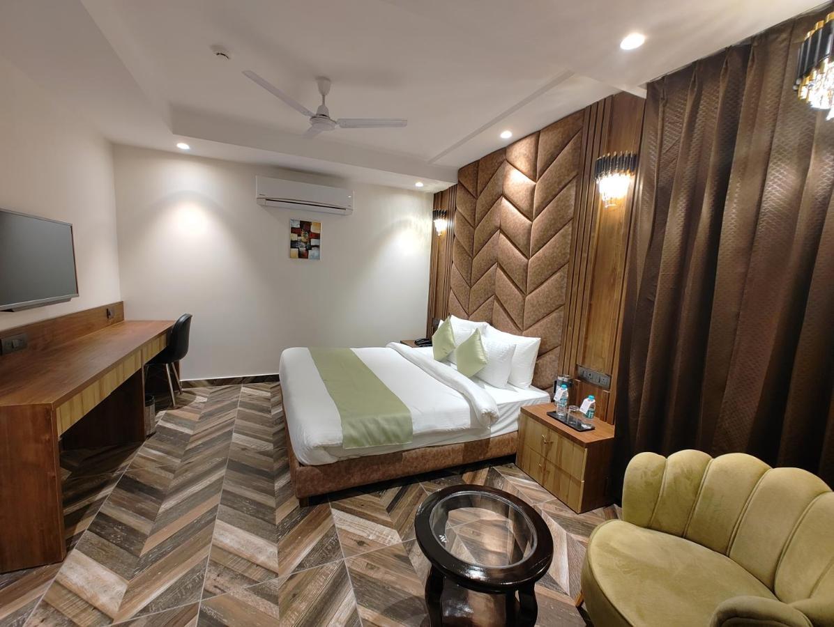 Grand Luxotica By Dls Hotels Dehradun Exterior foto
